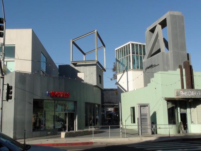 Edgemar_Shooping_Mall_Santa_Monica_-_Architect_Frank_O._Gehry_01.JPG