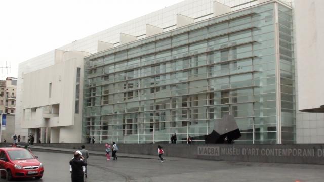 Museum_of_Contemporary_Art_-_Architects_Richard_Meier_and_Partners_01.JPG